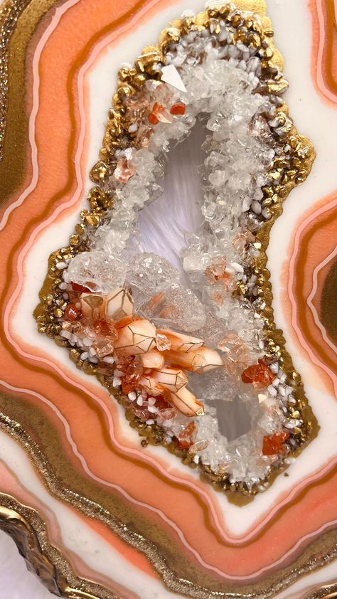 Geode Resin Wall Art Geode Wall Art Geode Resin Art Resin - Etsy Geode Wall Art, Agate Artwork, Orange Artwork, Iphone Wallpaper Classy, Iphone Wallpaper Stills, Geode Art, Resin Wall Art, Resin Art Painting, Acrylic Gems