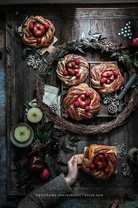 Christmas Wreath Bread, Wreath Bread, Amazing Food Photography, Moody Food Photography, Dark Food Photography, Food Photography Inspiration, Food Photography Tips, Food Photography Styling, Photographing Food