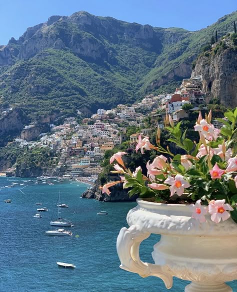 Italy Vibes, Surf Lifestyle, Italy Aesthetic, Europe Summer, Dream Travel Destinations, Italian Summer, European Summer, Beautiful Places To Travel, Positano