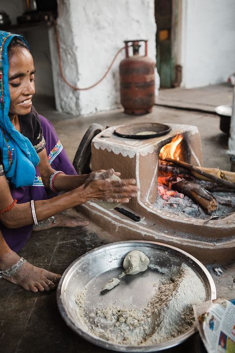 CulturallyOurs creative travel retreat to India cooking on a wood stove in a village #woodstove #outdoor #outdoorcooking #healthy #indianfood #authentic Indian Village Cooking, Village Cooking, History Wallpaper, Mud Hut, Village Food, Old Stove, Cooking Photos, Cooking Photography, Mud House