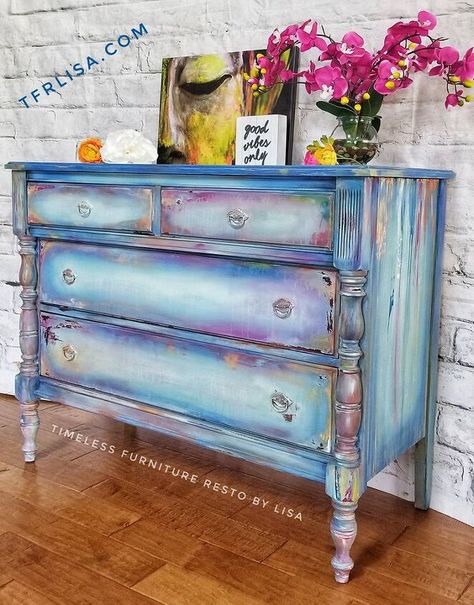 Custom Dresser, Painted Bedroom Furniture, Furniture Painting Techniques, Timeless Furniture, Diy Furniture Renovation, Distressed Furniture, Furniture Renovation, Painting Furniture Diy, Funky Painted Furniture