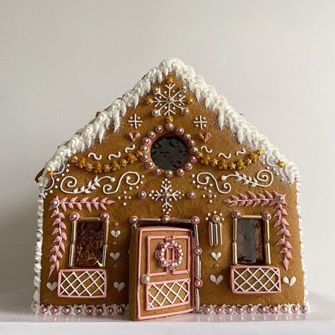 Ginger Bread House Template, House Template, Gingerbread Recipe, Home Recipes, Christmas Joy, Gingerbread House, Gold Glitter, Holidays And Events, Gingerbread