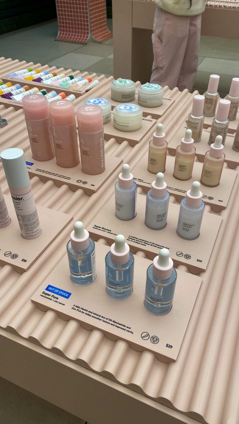 Glossier boutique, glossier aesthetic, glossier skincare, glossier seattle, skincare shopping, skincare aesthetic, makeup shopping, makeup aesthetic, sephora aesthetic Skincare Pop Up Shop, Glossier Store Aesthetic, Glossier Seattle, Aesthetic Sephora, Glossier Pop Up, Glorifier Display, Sephora Aesthetic, Skincare Glossier, Aesthetic Glossier