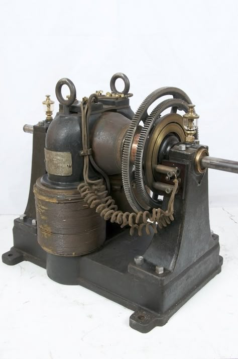 Electric Motor Generator, Motor Generator, Outboard Boat Motors, Steampunk Aesthetic, Steampunk Tendencies, Electric Generator, Electric Motors, Heavy Machinery, Vintage Objects