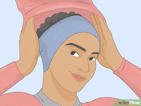 How to Keep Your Hair Dry and Damage-Free While Swimming (and the Best Swim Caps for Dry Hair) Chlorine Hair, Swim Hair, Outside With Friends, Swimmers Hair, Swim Practice, Lap Swimming, Swimming Cap, Swimming Hairstyles, Swim Cap