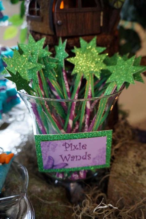 Enchanted Forest School Dance, Tinkerbell Party Decorations, Tinkerbell Birthday Party Decorations, Tinkerbell Birthday, Tinkerbell Party Ideas, Enchanted Four-est Party, Forest Themed Party, Tinkerbell Birthday Party, Pixie Hollow Party