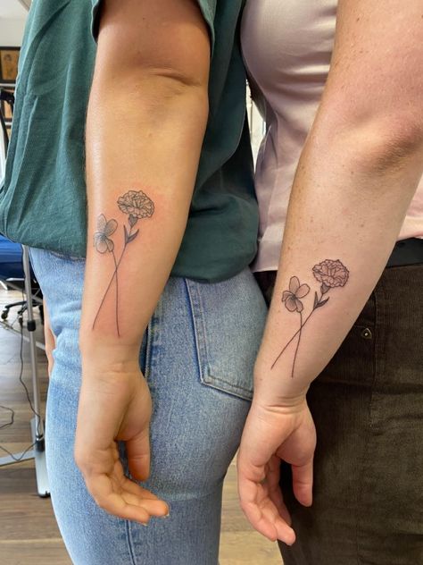 #birthflower#tattoo#matching#marigold#violet#bestfriends Cosmo Marigold Flower Tattoo, Marigold And Violet Flower Tattoo, Marigold And Daffodil Tattoo, Cosmos And Marigold Tattoo, Marigold And Daisy Tattoo, Marigold And Cosmos Tattoo, Marigold Flower Tattoo, Violet Flower Tattoo, Violet Flower Tattoos