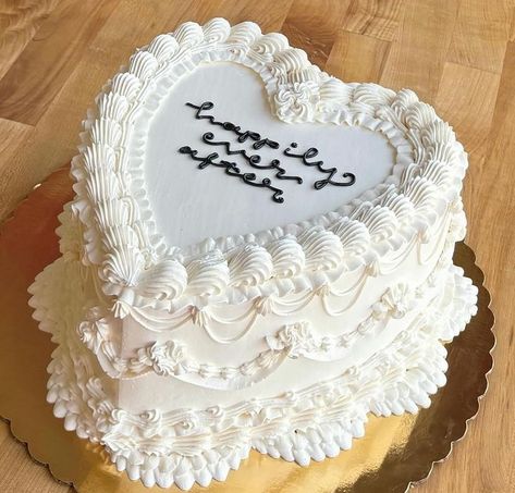 Heart Wedding Cakes, Vintage Wedding Cake, No Promises, January Wedding, Dream Wedding Cake, Bridal Shower Inspiration, Engagement Cakes, Wedding Cakes Vintage, Future Wedding Plans