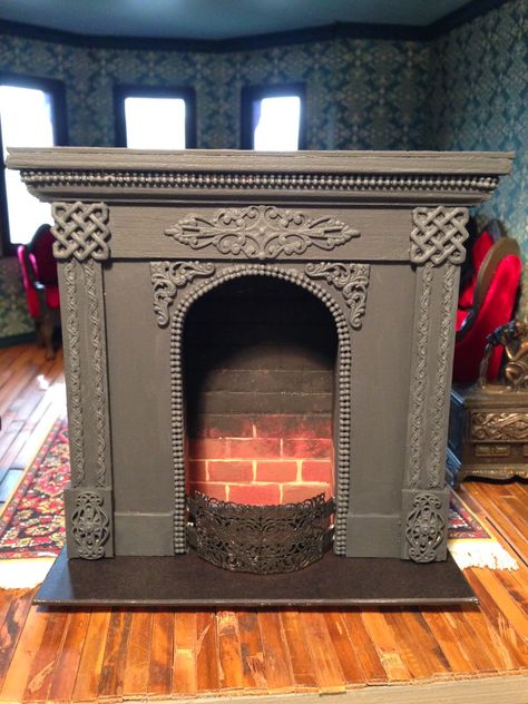 Miniature Fireplace Tutorial, Dollhouse Furniture Diy How To Make, Diy Miniatures Tutorials, Doll Fireplace, Diy Miniature Furniture, Built Fireplace, Real Fireplace, Mini Fireplace, Dollhouse Fireplace