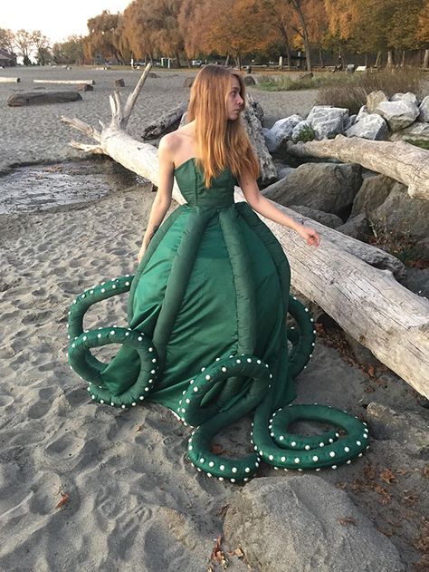 Diy Octopus, Octopus Costume, Creative Costumes, Costume Diy, Halloween Costumes Makeup, Mermaid Costume, Gone Wrong, Cool Halloween Costumes, Diy Halloween Costumes