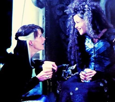 Bella and Cissy having a sisterly chat. Harry Potter Narcissa, Helena Carter, Narcissa Malfoy, Harry Potter Images, Helena Bonham, Bellatrix Lestrange, Bonham Carter, Harry Potter Pictures, Helena Bonham Carter