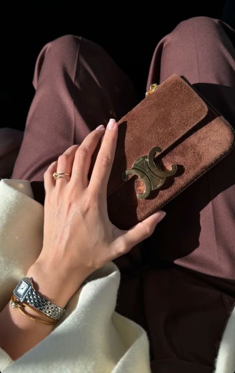 Sling Bag Outfit, Street Style Handbags, Chocolate Aesthetic, Arabian Women, Suede Bag, Jewelry Logo, Bags Aesthetic, Chic Bags, Ferragamo Flats