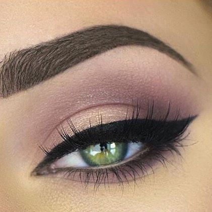 Pinterest: jovaniica Green Eyes Pop, Pink Smokey Eye, Mekap Mata, Makeup Looks For Green Eyes, Makijaż Smokey Eye, Braut Make-up, Green Eyeshadow, Stunning Makeup, Makeup Guide