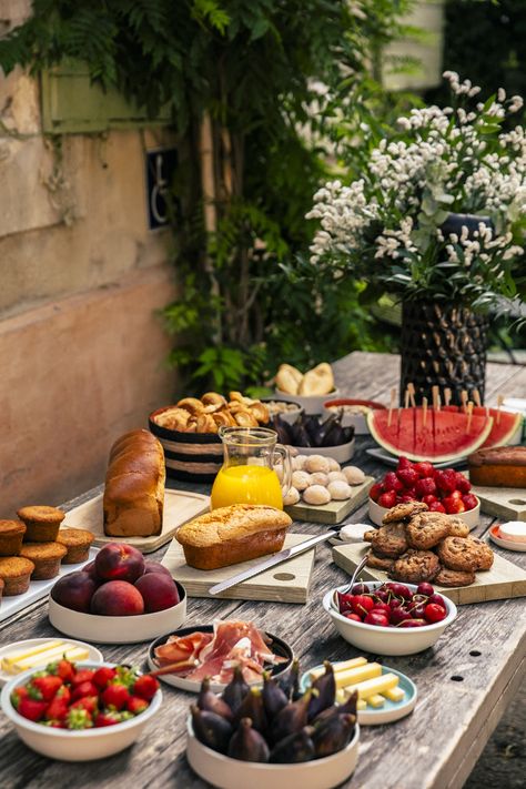 Boutique Hotel Breakfast Buffet, Healthy Breakfast Buffet, Luxury Hotel Breakfast, French Breakfast Table, Hotel Breakfast Aesthetic, Breakfast Tablescape, Breakfast Event, Hotel Breakfast Buffet, Breakfast Presentation