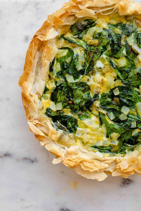 Spanakopita Quiche, Philo Dough, Phyllo Dough Recipes, Phyllo Recipes, Quiche Recipes Easy, Spinach Pie, Spinach Quiche, Light Meals, Phyllo Dough