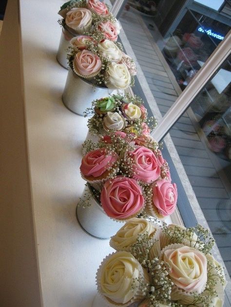 Cupcake Flower Bouquets Centerpieces, Wedding Cupcake Bouquet Centerpieces, Cupcake Centerpiece Ideas, Cupcake Bouquet Valentines Day, Cupcake Wedding Centerpieces, Mother’s Day Cupcakes, Cupcake Centerpieces, Cupcakes Bouquet, Bouquet Cupcakes