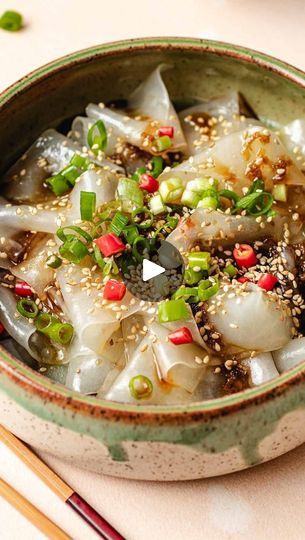 Froed Rice, Hobo Meals, Rice Paper Recipes, Vietnamese Foods, Gluten Free Noodles, Recipes With Few Ingredients, Wreaths Ideas, Asian Foods, Quick Lunches