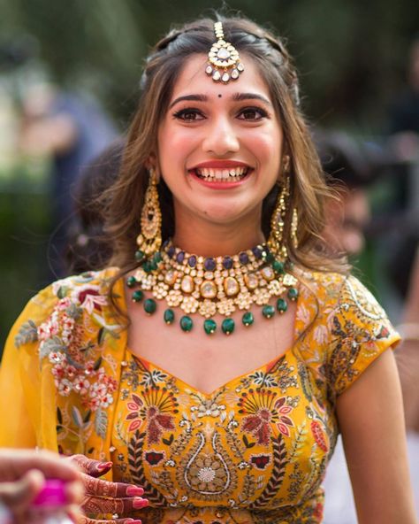 Every Look Of This Bride & Her Sister Screams Bride & Bridesmaid Goals – WedBook Engejment Bride Hairstyles, Engejment Look For Bride, Mehendi Look Bride, Mehendi Bride Hairstyle, Indian Wedding Makeup Look For Sister, Sangeet Hairstyles For Bride Sister, Hairstyle On Lehenga For Bridesmaid, Haldi Makeup Look For Bridesmaid, Sister Of Bride Hairstyles