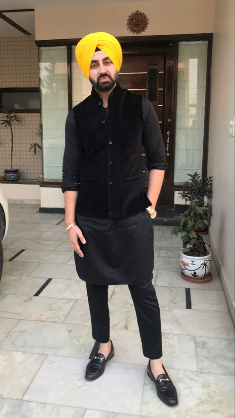 Kurta pajama and Black turban #turban #kurta #fashion #outfits Black Kurta Pajama Men With Jacket, Kurta Pajama Men With Jacket, Black Kurta Pajama Men, Kurta Pajama Men Punjabi, Punjabi Kurta Pajama Men, Kurta Fashion, Pajama Men, Black Turban, Eye Drawings