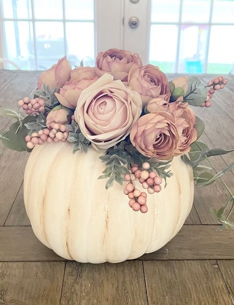 Pumpkins And Flowers, Baby Shower Pumpkin Centerpieces, Little Pumpkin Girl Baby Shower Ideas, Baby Shower Food Table Decoration Ideas, Roses Baby Shower Theme, Pink Pumpkin Centerpieces, Pink Pumpkin Flower Arrangements, Girly Fall Baby Shower Decor, Pink Pumpkin Baby Shower Ideas