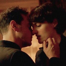 e3390607bcbc11e2674e18a2294e4e9a.gif (268×268) Fleabag Andrew Scott, Fleabag The Priest, Andrew Scott Priest, Andrew Scott Kiss, Andrew Scott Moriarty, The Priest Fleabag, Fleabag Kiss, Fleabag And Priest, Andrew Scott Fleabag