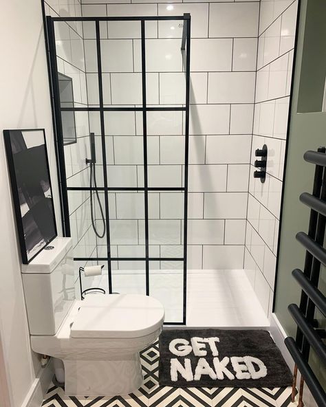 Loving the vibrancy of @at_home_with_tb's en-suite! Gorgeous images...Thanks for sharing! 🖤🌿 Black And White En Suite Bathroom, Small En Suite Ideas, White Ensuite, Kitchen 2023, Gorgeous Images, Suite Ideas, Home Bar Rooms, En Suite Shower Room, Small Bathroom Renovations