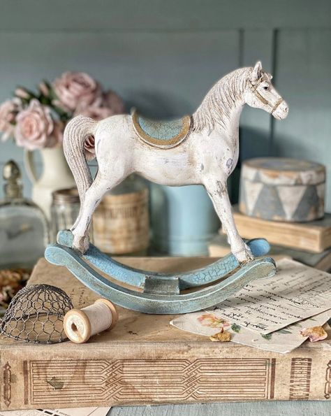 Vintage Rocking Horse, Horse Bedroom, Decoupage Decor, Horse Ornaments, Vintage Horse, Small Wood Projects, Shop Interior Design, Christmas Toys, Rocking Horse