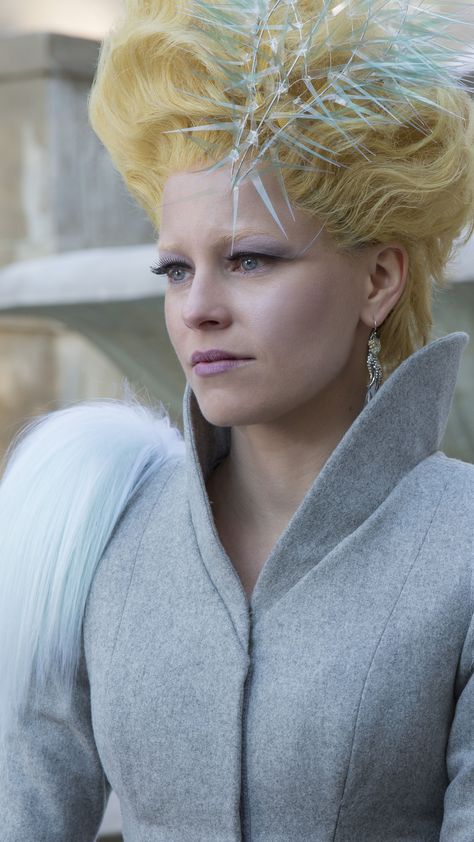 Hunger Games Effie, Jennifer Lawrence Movies, Hunger Games Capitol, Capitol Fashion, Hunger Games Costume, Hunger Games Fashion, Capitol Couture, Effie Trinket, Mockingjay Part 2