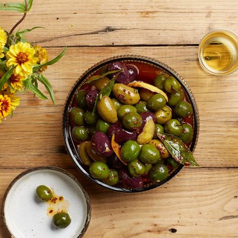 Warmed Spiced Olives Spiced Olives, Traditional Thanksgiving Dinner Menu, Parmesan Zucchini Chips, Best Thanksgiving Appetizers, Traditional Thanksgiving Dinner, Mini Hot Dogs, Healthy Thanksgiving Recipes, Thanksgiving Appetizer Recipes, Thanksgiving Dinner Menu