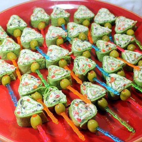 52 Ways to Cook: Holiday Christmas Trees Pinwheels Roll-Ups Appetizers Party Pinwheels, Appetizers For A Crowd, Pinwheel Appetizers, Pinwheel Recipes, Holiday Appetizers Easy, Appetizers Easy Finger Food, Festive Appetizers, Finger Foods Easy, Christmas Appetizers Party