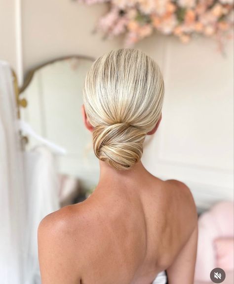 Neat Low Bun, Bun With Side Bangs, Low Bun Bridal Hair, Blonde Bridal Hair, Low Bun Wedding Hair, Gorgeous Wedding Hairstyles, Wedding Hairstyles And Makeup, Side Updo, Wedding Updos