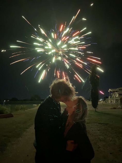 <3 Teenage Couple Aesthetic, Couple Watching Fireworks, New Years Couple, Childhood Best Friends To Lovers, Relationship Vision Board, Concert Date, Party Couple, Cute Relationship Photos, My Kind Of Love