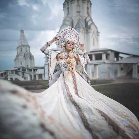 This photographer creates unique fairytale-like PICTURES - Russia Beyond Forest Princess, Magical Photography, Slavic Mythology, Russian Culture, Fairytale Photography, Russian Style, Russian Folk, Fantasy Costumes, Russian Fashion