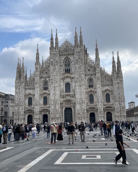 Piazza del Duomo—Milan 🇮🇹🏛✨ #PiazzaDelDuomo #DuomoDiMilano #ItalyVibes #HistoricLandmarks #ItalianArchitecture #TravelGoals #CulturalHeritage #MilanoMoments #Wanderlust #CityOfArt #TravelInspiration Duomo Milan, Piazza Del Duomo, Milan, Quick Saves