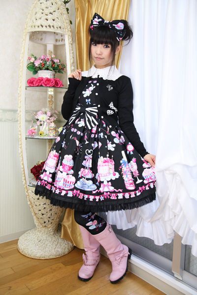 =^_^= ~Nya Pastel Goth Wedding, Ott Sweet, Bittersweet Lolita, Goth Wedding Dress, Pastel Things, Goth Wedding Dresses, Goth Outfit Ideas, Poofy Dress, Kawaii Bedroom