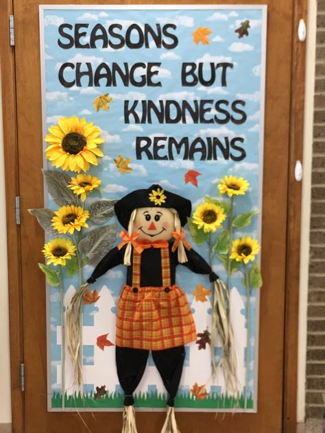 Fall Scarecrow Bulletin Board Ideas, Fall Door Decorations Classroom Scarecrow, Fall Inspiration Bulletin Boards, Fall Ideas For Bulletin Boards, Fall Sunflower Bulletin Board Ideas, Sun Flower Bulletin Board Ideas, Scarecrow Door Decorations Classroom, Fall Season Bulletin Boards, Fall Bulletin Boards For Elementary Easy