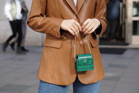 Street style with tiny bag  Micro bag  Outfit  Spring 2020 Micro Bags Street Style, Tiny Bag Outfit, Micro Bag Outfit, Mini Bag Street Style, Tiny Bags Fashion, Small Bag Outfit, Mini Bag Outfit, Bag Street Style, Tiny Bags