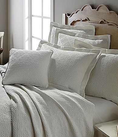 Southern Living Emery Tile Jacquard Matelasse Coverlet Hotel Bedding Sets, Bedroom Comforter Sets, Hotel Collection Bedding, Southern Living Homes, Bedding Sets Online, Minimalist Room, Black Furniture, Bed Linens Luxury, Southern Living