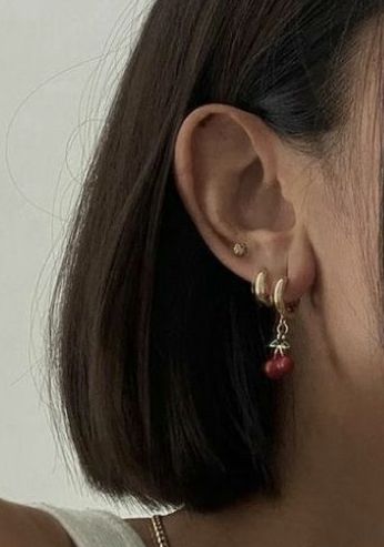 Cute Piercings, Ear Piercing, Jewelry Inspo, Cute Jewelry, Earings Piercings, Ear Piercings, Jewelry Inspiration, Piercings, Gold Jewelry