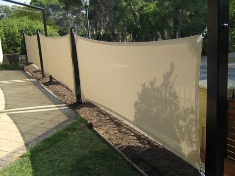 Vertical shade sails, a option for privacy fence? If ever needed. Ombra Pergola, Backyard Privacy Screen, Privacy Wall, Backyard Shade, Backyard Gazebo, Backyard Privacy, Diy Fence, Privacy Fences, Sun Sail Shade