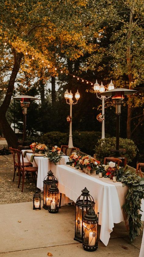 Centerpieces Fall Wedding, Wedding Centerpieces Fall, Wedding Colors Ideas, Fall Wedding Color Schemes, Beautiful Fall Wedding, Outdoor Fall Wedding, Wedding Themes Fall, Fall Wedding Centerpieces, Dark Wedding