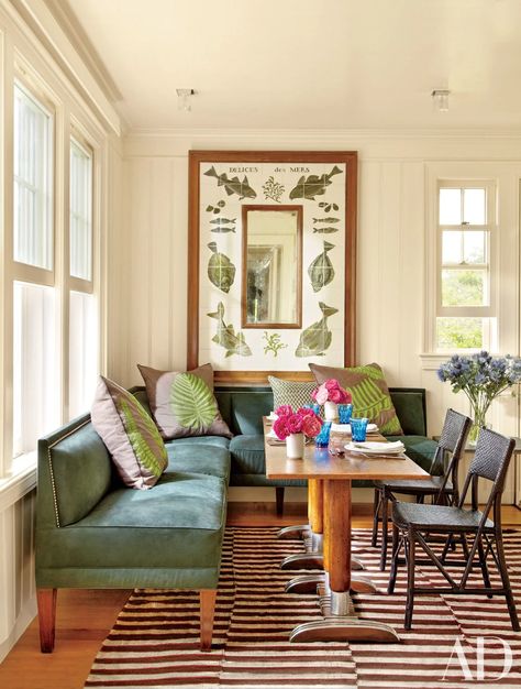 19 Family-Friendly Kitchen Design Ideas | Architectural Digest Seating In Kitchen, Banquette Ideas, Dining Room Banquette, Breakfast Nook Bench, Nook Bench, Banquette Seating In Kitchen, Nook Table, Kitchen Banquette, Cozy Breakfast Nook