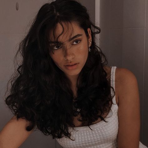 Spanish Face Claims, Hispanic Woman Aesthetic, Hispanic Female Face Claims, Mom Face Claim Dr, Dark Brown Hair Tan Skin, Dark Curly Hair Aesthetic, Afro Latina Face Claim, Spanish Woman Aesthetic, Curly Hair With Long Bangs