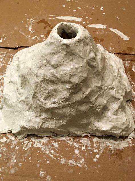 Volcano Display, Kids Volcano Experiment, Ecosystem Diorama, Volcano Science Fair Project, Diy Volcano Projects, Paper Mache Volcano, Volcano For Kids, Volcano Science Projects, Volcano Project