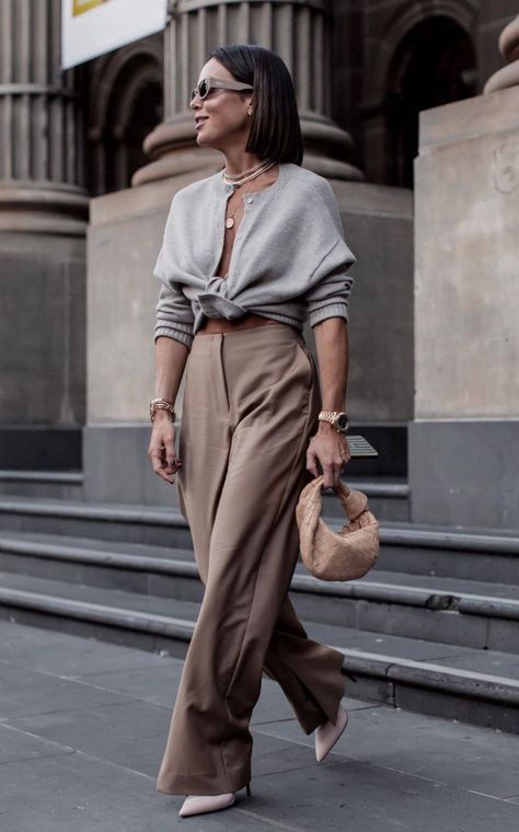 2023 Office Style, Street Style Chic 2023, March Nyc Outfits Street Styles, Loft Petite Outfits, Edgy Chic Fall Outfits, Women Winter Outfits 2023, Chic Street Styles 2023, Spring Street Style 2023 Women, Dressy Streetwear Fashion