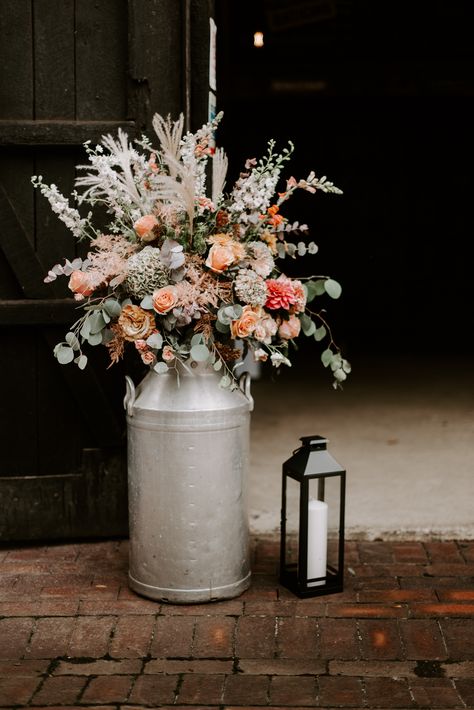 Milk Churn Wedding, Milk Churns Wedding, Milk Churn Flower Arrangements, Autumn Wedding Flower Arrangements, Milk Churn Wedding Flowers, Church Flowers Wedding, Diy Autumn Wedding, Autumnal Wedding Flowers, Autumn Flower Arrangements