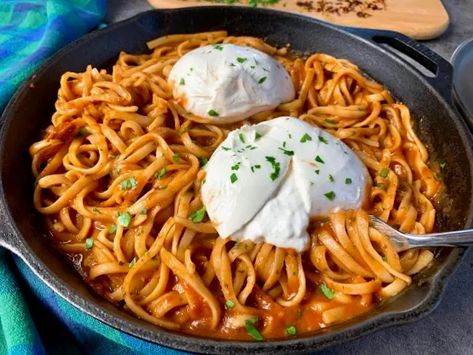 wo Ingredient Pesto Marinara with Linguine and Burrata Two Ingredient, Healthy Weeknight Dinners, Weekday Meals, Food Lab, Celebrity Chef, Food Test, Dinner Is Served, Linguine, Marinara