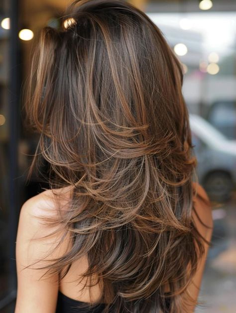 Discover 2024's Trending Layered Haircuts for All Hair Lengths Check more at https://howcandothis.com/hairstyleideas/discover-2024s-trending-layered-haircuts-for-all-hair-lengths-2/ Hair 2024 Fall Trends, Hair For Long Haircuts, 90s Haircuts Layers, Back Layers Medium Hair, Heavy Layered Medium Hair, Layered Haircuts For Medium Hair 2024, Brunette Hair Long Layers, Medium Length Hair Styles Summer 2024, Haircut With Lots Of Layers