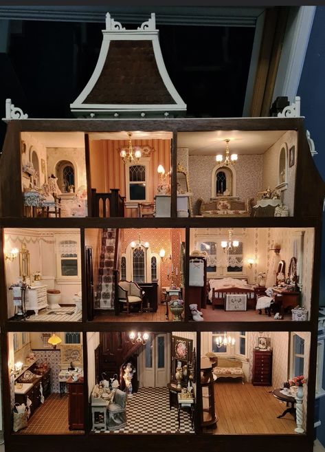 Inside Doll House, Doll House Interior Ideas, Dollhouse Interior Ideas, Doll House Interior, Victorian Dollhouse Interior, Victorian Doll House, Big Doll House, Dollhouse Interior, Vintage Doll House