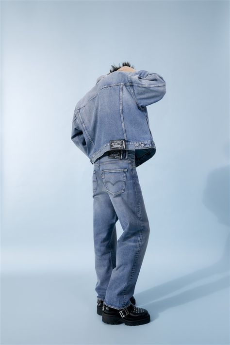 Curb Photoshoot, Men’s Denim, Denim Photoshoot Men, Denim Poses Men, Denim Editorial Photography, Denim Campaign Photography, Levis Jeans Outfit Men, Levis Photography, Jeans Photoshoot Ideas